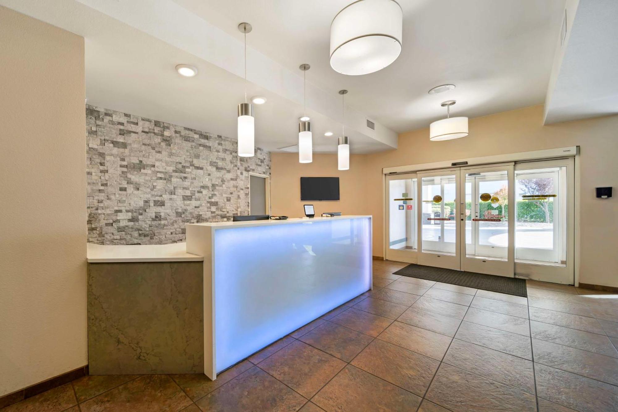 Western Crater Highway White City/medford Hotel White City